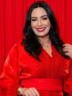 Hanane Ibrahimi Instagram - و إذا جاءك الفرح مرة أخرى، فلا تذكر خيانته السابقة، ادخل الفرح و انفجر (محمود درويش)
@royalproduction90
@caftan_fifi_ny
@themounevents
#moroccan #proudmoroccan🇲🇦 #red #party #enjoy #momofgirls #actress #photooftheday #newyork #boston #instamood #instaphoto #casablanca #smile #love❤️