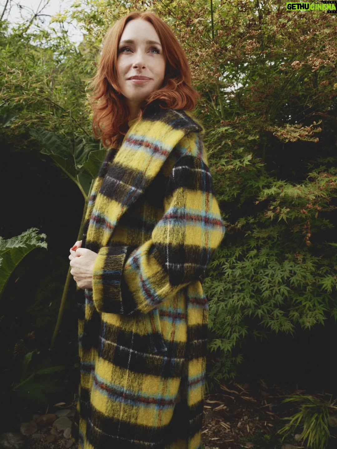 Hannah Fry - 28.3K Likes - There's this brand that I've loved for years called The Fold. Back in 2023 I invested in a beautiful suit of theirs for my first awards ceremony (we won 🏆) and have worn it over and over again - at Wimbledon this year, at the races for a tv show, in the photoshoot for a very exciting new project coming up that I'm not allowed to tell you about yet. 

Anyway, point is, I'm a big believer in investing in beautiful, quality items that will stay with you for years. And then the lovely people at @thefoldlondon asked me to join some excellent kickass women as part of a new campaign they're doing called The Network and so obviously I said yes. Here is the result. And yes, I absolutely 100% stole the coat and will be wearing it nonstop for the next several years thank you.
#inthefold
#ad