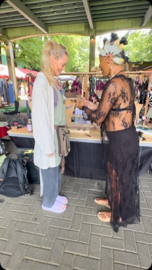 Hannah Spearritt Instagram - Lovely morning browsing, and treating myself to “gifts for my future self” 😜, in the @ecoferiadominical met @ru_teeb and I was like a kid in a sweet shop! 😂 always wanted some crystals in copper to raise my frequency…. Now I have a crown for my chakra… amazing creations ♥️💗💓 Thank you! #dominical #ecoferia #costarica #puravida #chakras #higherfrequency #healing #wideawake 😉