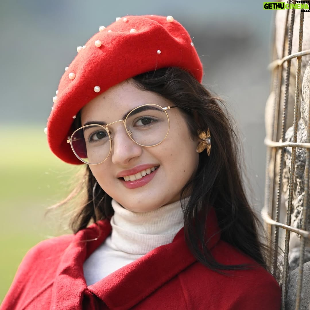 Harshaali Malhotra - 469.9K Likes - A little retro, a little dreamy 🌹

 #harshaalimalhotra #chericherilady #red #vintage #dreamy 

(Dreamy,retro,mood,shoot,smiling,happyera,vibes,traveldairies,shootdairies,mainCharacterEnergy,)