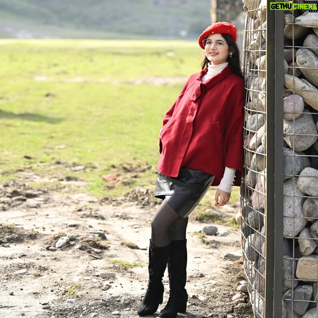 Harshaali Malhotra - 469.9K Likes - A little retro, a little dreamy 🌹

 #harshaalimalhotra #chericherilady #red #vintage #dreamy 

(Dreamy,retro,mood,shoot,smiling,happyera,vibes,traveldairies,shootdairies,mainCharacterEnergy,)