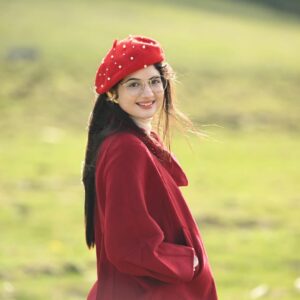 Harshaali Malhotra Instagram - A little retro, a little dreamy 🌹
#harshaalimalhotra #chericherilady #red #vintage #dreamy
(Dreamy,retro,mood,shoot,smiling,happyera,vibes,traveldairies,shootdairies,mainCharacterEnergy,)
