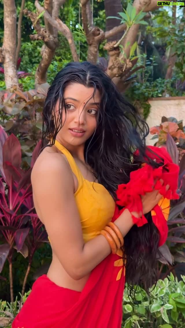 Harshita Karma - 45K Likes - Accha lagta hai! 🌼❤️
.
Saree @teejhindia 😍
Vc @himanshikarmaa
