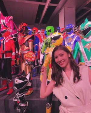 Haruka Tateishi Instagram - 全スーパ戦隊展観に行ってきました！東京最終日駆け込み🏃‍♂️💨

他の代の方の衣装などは私も観たことなかったのでめちゃくちゃ楽しかったです🐯❤️

東京は終了ですが名古屋が金山南ビル美術館棟にて10/4〜11/3まで開催があるようなのでお近くの方ぜひ☺️✨

暑い日が続きますので水分よく取ってくださいね🥤

#全スーパー戦隊展 #ジュウオウジャー