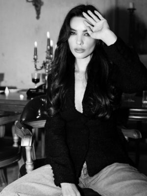 Hazal Filiz Küçükköse Instagram - 🌹
📸 @mert.yalnn