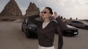 Hazal Filiz Küçükköse Instagram - Editorial escape in Cappadocia w/ @lofficielturkiye ✨
#davet #reklam