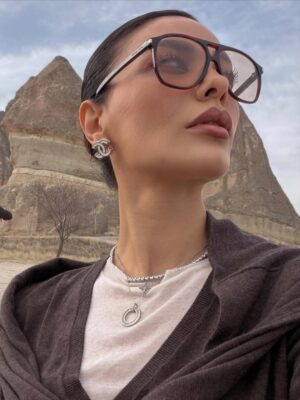 Hazal Filiz Küçükköse Instagram - Editorial escape in Cappadocia w/ @lofficielturkiye ✨
#davet #reklam