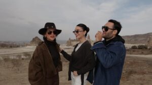 Hazal Filiz Küçükköse Instagram - Editorial escape in Cappadocia w/ @lofficielturkiye ✨
#davet #reklam