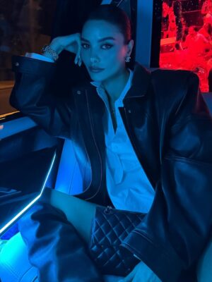 Hazal Filiz Küçükköse Instagram - Once in a blue moon🌙