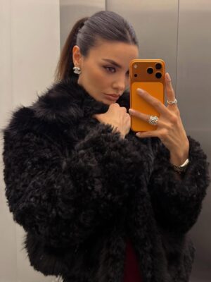Hazal Filiz Küçükköse Instagram - Focused. Grateful. Ready for what’s next … 2026 ♥️✨⭐️🤞🏼🌹Happy New Year ✨