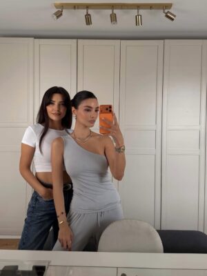 Hazal Filiz Küçükköse Instagram - My other half 👭🏻