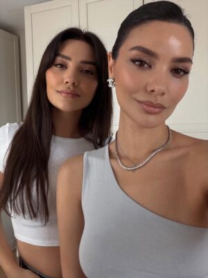 Hazal Filiz Küçükköse Instagram - My other half 👭🏻