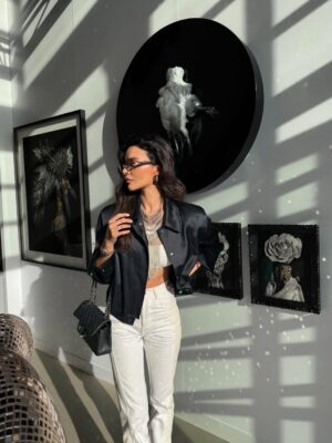 Hazal Filiz Küçükköse Instagram - Mood: gallery glow, colors flow 🫠