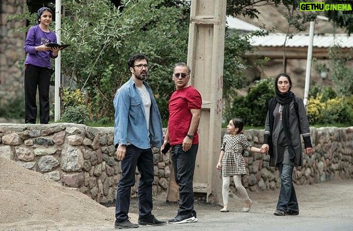 Hedieh Tehrani - 9.7K Likes - 🎬
اااادت نمى كنيم به بخش سوداى سيمرغ جشنواره فجر راه يافت.