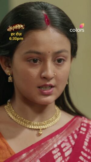 Heena Parmar Instagram - Mushkilon ne di Noyontara ki zindagi mein dastak, kya Shaoli ki baatein hain sach ya woh kar rahi hai koi naya naatak? 🧐

Dekhiye #Noyontara, har roz shaam 6:30 baje sirf #Colors aur @jiohotstar par.

@shrutibhist2201 @arjunchakrabarty @iamheenaparmar