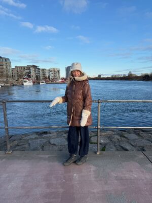Helle Thorning-Schmidt Instagram - It’s been a lovely Christmas. With family, friends and most importantly hygge with the kids. Lego and great walks were the new old hits. Christmas is always a hard balance between seeing everyone and getting to sit down and do nothing. I  almost almost found the balance. Can you relate? Hope you had a nice festive time and wishing you all the best🎄🥰🥰