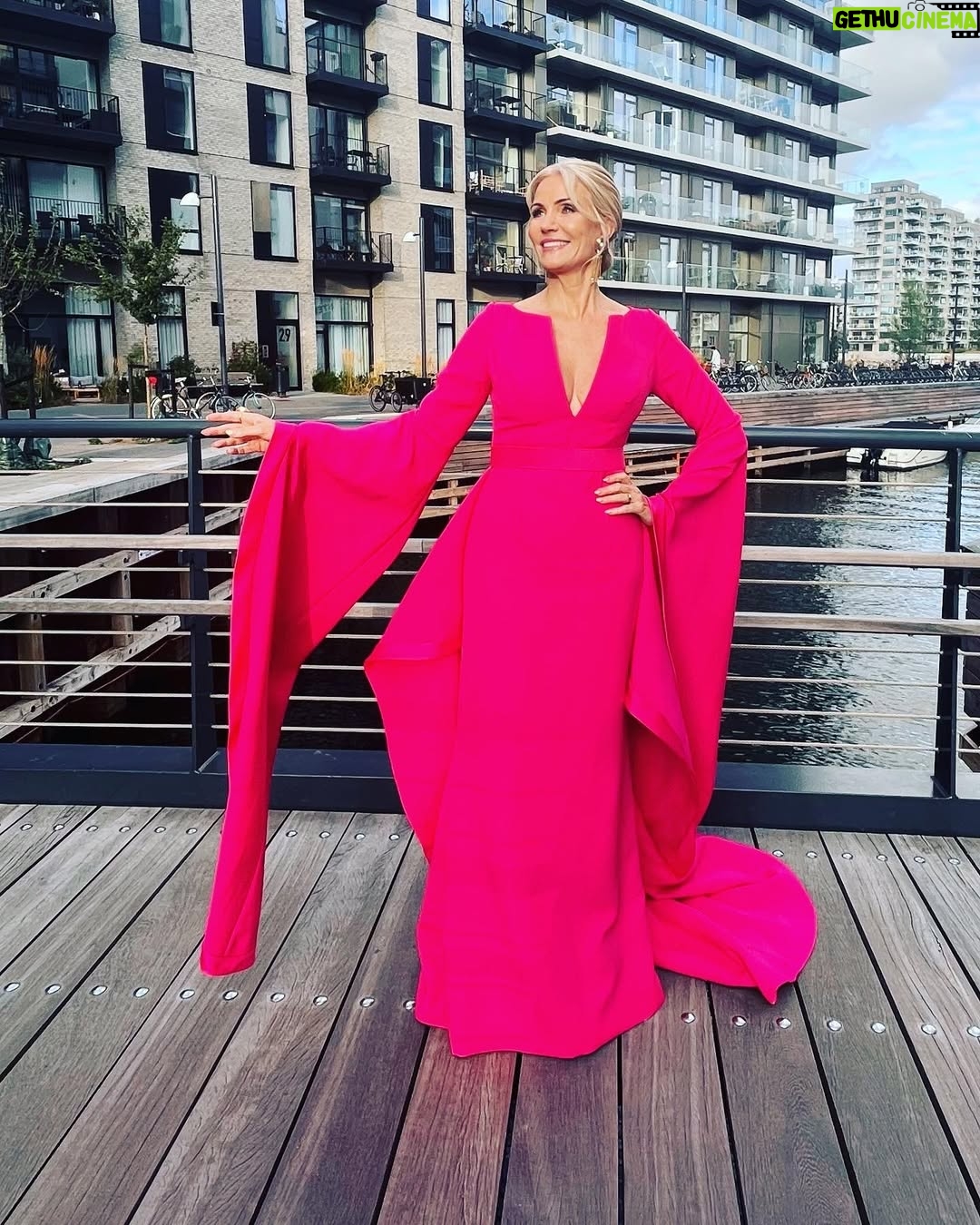 Helle Thorning-Schmidt - 10.5K Likes - It’s Søren&Helle collab appreciation day!😉 Can’t wait to do a talk tonight with Søren at a sold-out SØ @babylon_restaurant_bar Thanks for all the looks, for making me brave and for all the llaughs ❤️❤️
