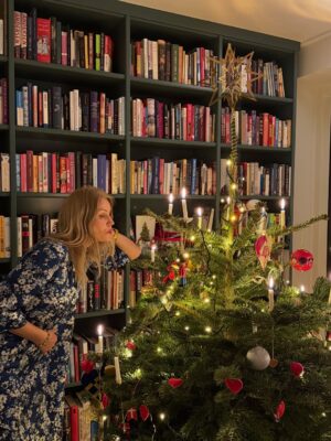 Helle Thorning-Schmidt Instagram - It’s been a lovely Christmas. With family, friends and most importantly hygge with the kids. Lego and great walks were the new old hits. Christmas is always a hard balance between seeing everyone and getting to sit down and do nothing. I  almost almost found the balance. Can you relate? Hope you had a nice festive time and wishing you all the best🎄🥰🥰