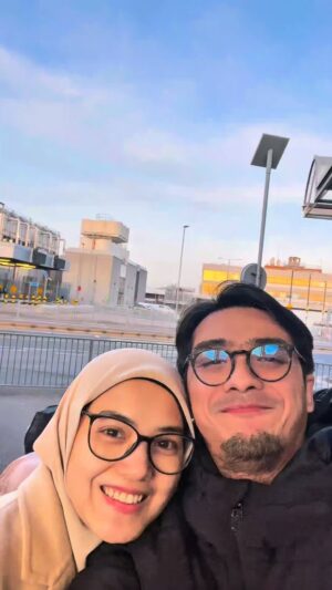 Herfiza Novianti Instagram - Lanjutan #KemanaMOYAPOYA guys.
Ternyata London seseru ituuuā¦apalagi berduaan hehe
Masih ada lanjutanya tungguin yaa š
#KemanaMOYAPOYA #keluargaMOYAPOYA