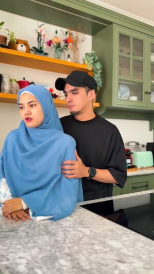 Herfiza Novianti Instagram - Lidah mertua ..
#CeritaMOYAPOYA