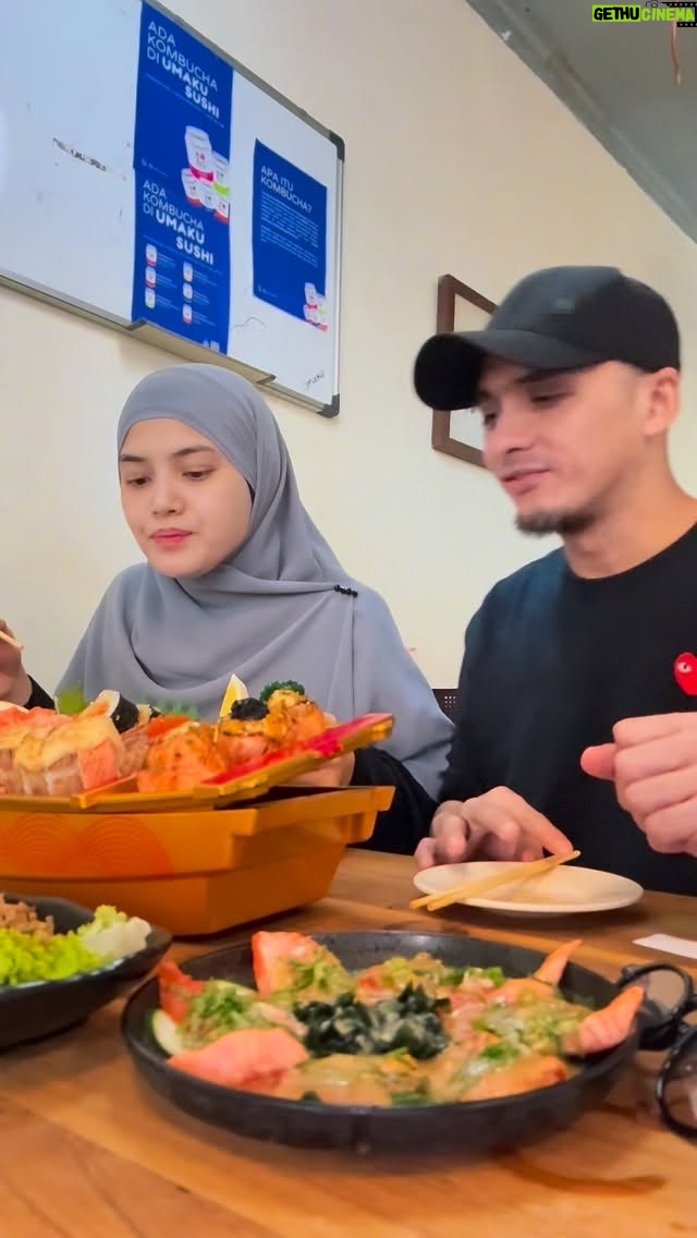 Herfiza Novianti - 71.5K Likes - BAGI 2 yaaaaa 🤔

#CeritaMOYAPOYA