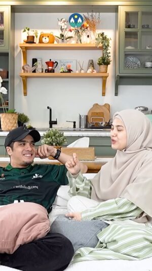 Herfiza Novianti Instagram - Punya rumah, ternyata tidak sesimple DP dan bayar cicilan. Banyak perawatan, pertimbangan, dan ruang yang perlu diisi di dalamnya. Semua perlu diskusi dan pertimbangan. Ini cerita dari Rumah ke Rumah.. Bagaimana dengan kalian?
Nonton selengkapnya di YouTube KeluargaMOYAPOYA ya š
#RuangTengah #KeluargaMOYAPOYA