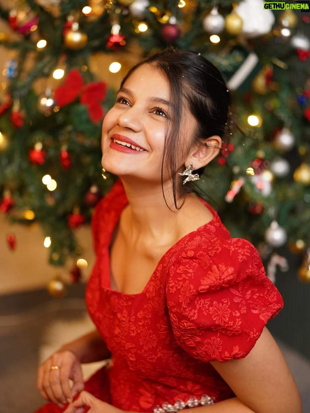 Hetal Gada - 35.6K Likes - All I want for Christmas is YOU ♥️