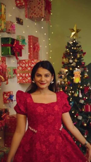 Hetal Gada Instagram - Merry Christmas y’all ❤️🎄

#christmas2025