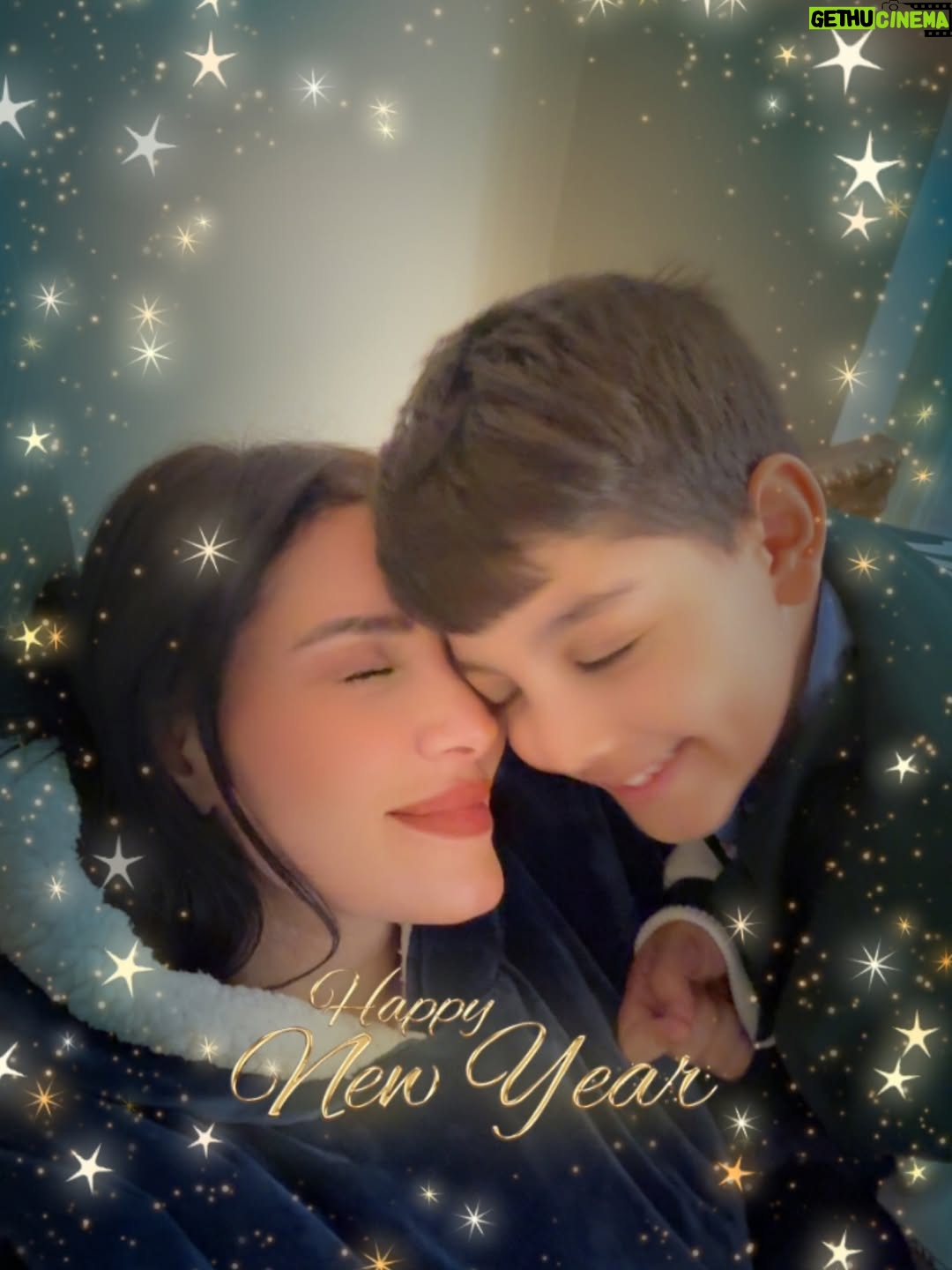 Hiba Al-Durri - 5.1K Likes - Happy new year 
يارب تكون سنه خير وحب وسعاده على الجميع 🤍