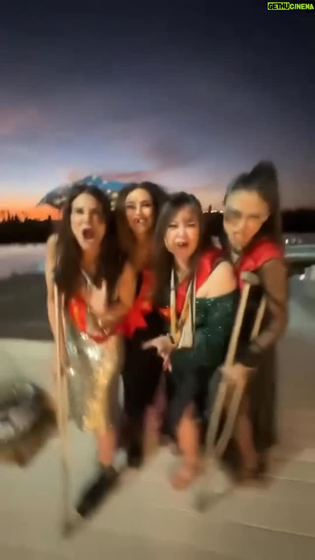 Hilary Shepard - 2K Likes - 🎄🎅🤶Second Annual EVIL QUEENS (AKA THE REAL HOUSEWIVES OF ANGEL GROVE ) Christmas blessing ! Peace and Love to all of you….EXCEPT for the #powerrangers ‼️#rehag #divatox #evilqueen #ritarepulsa @amyrolleofficial @sinwongriding @carlaperez !