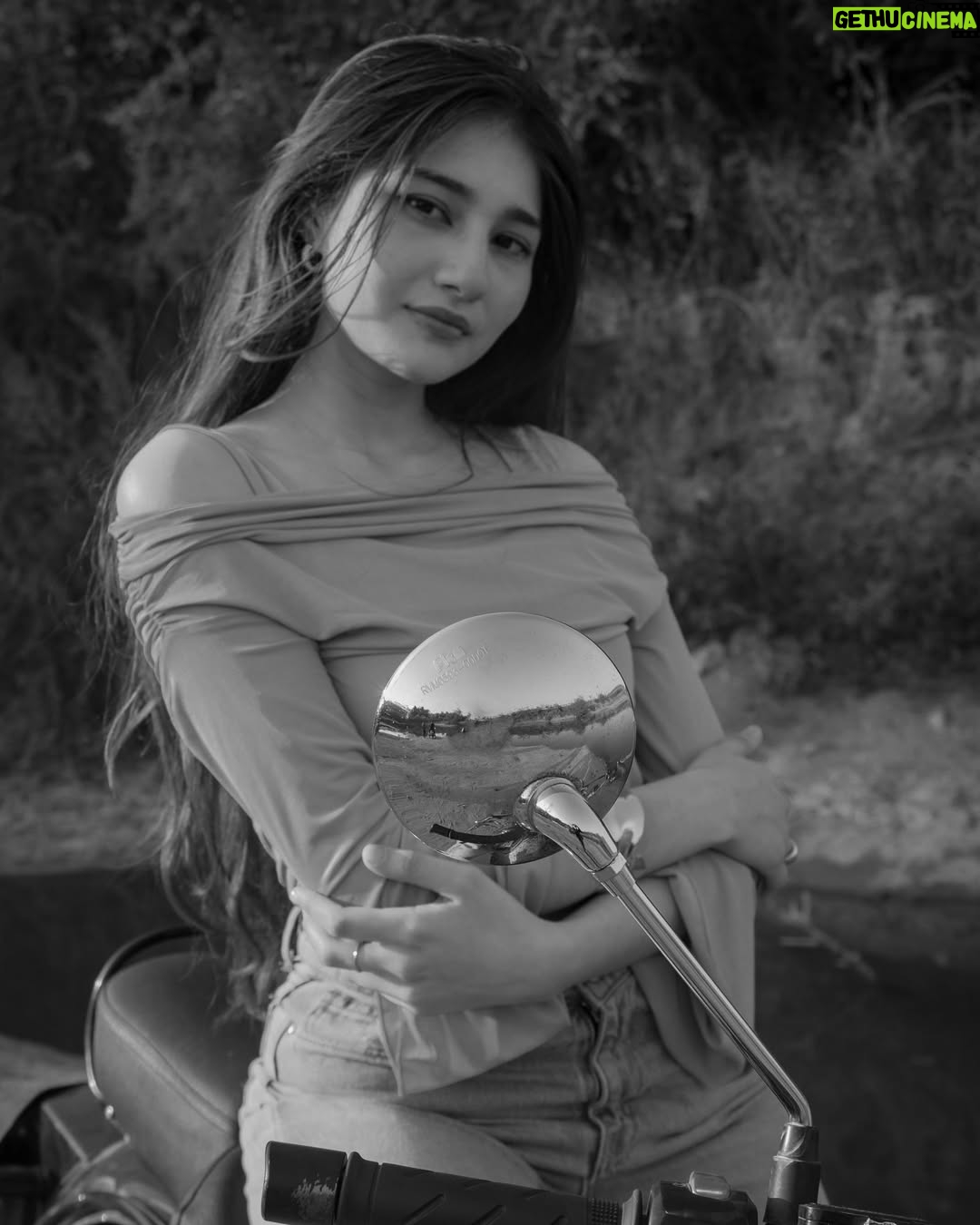 Himani Rawat - 21.4K Likes - Infinite thrills📈
.
.
.
.
.
.
.
.
.
.
.
.
.
.
#hiimanirawat #wmk #photooftheday #photogram #instagram #instafashion #fashion #ootd #outfit #outfitideas #outfitpost #outfitinspo #bike #bikeporn #bikelovers #royalenfield #bullet #rideout #rides #nomakuep #nature #explore #fyp #beauty #makeupartist #makeup #delhiuniversity #delhi #gurgoan