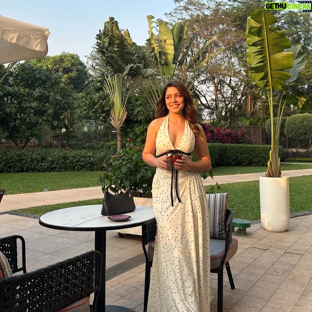 Himani Sahani - 5.3K Likes - Where the day slows down and I finally breathe ⛅️ 

#coffee #sunset #slowlife #brunch