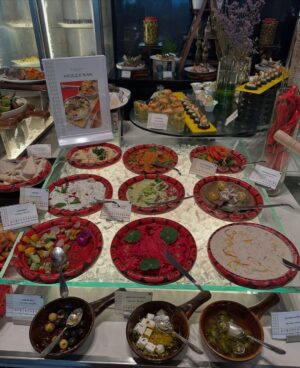 Himani Sahani Instagram - Christmas brunch @sofitelmumbaibkc
#christmas