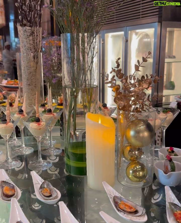 Himani Sahani - 5.6K Likes - Christmas brunch @sofitelmumbaibkc 

#christmas