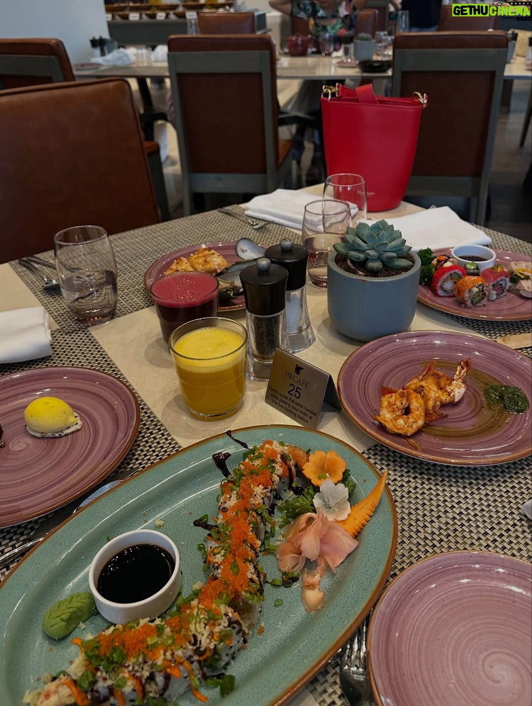 Himani Sahani - 3.9K Likes - Sundays like this make the week worth it.

#brunch #sunday #weekend #slow #life #lifestyle #lifestyleblogger #jw #marriott 

@jwmarriottsahar
