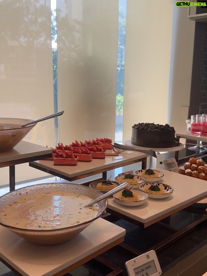 Himani Sahani - 3.9K Likes - Sundays like this make the week worth it.

#brunch #sunday #weekend #slow #life #lifestyle #lifestyleblogger #jw #marriott 

@jwmarriottsahar
