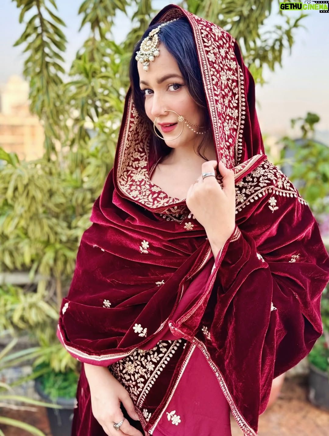 Himani Sharma - 2.7K Likes - Laila ♥️ ♥️ 
..
..
..
Wearing @narayanivastra