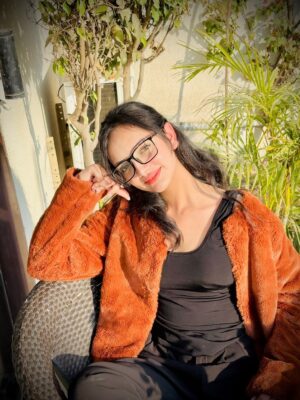 Himanshi Arora Instagram -