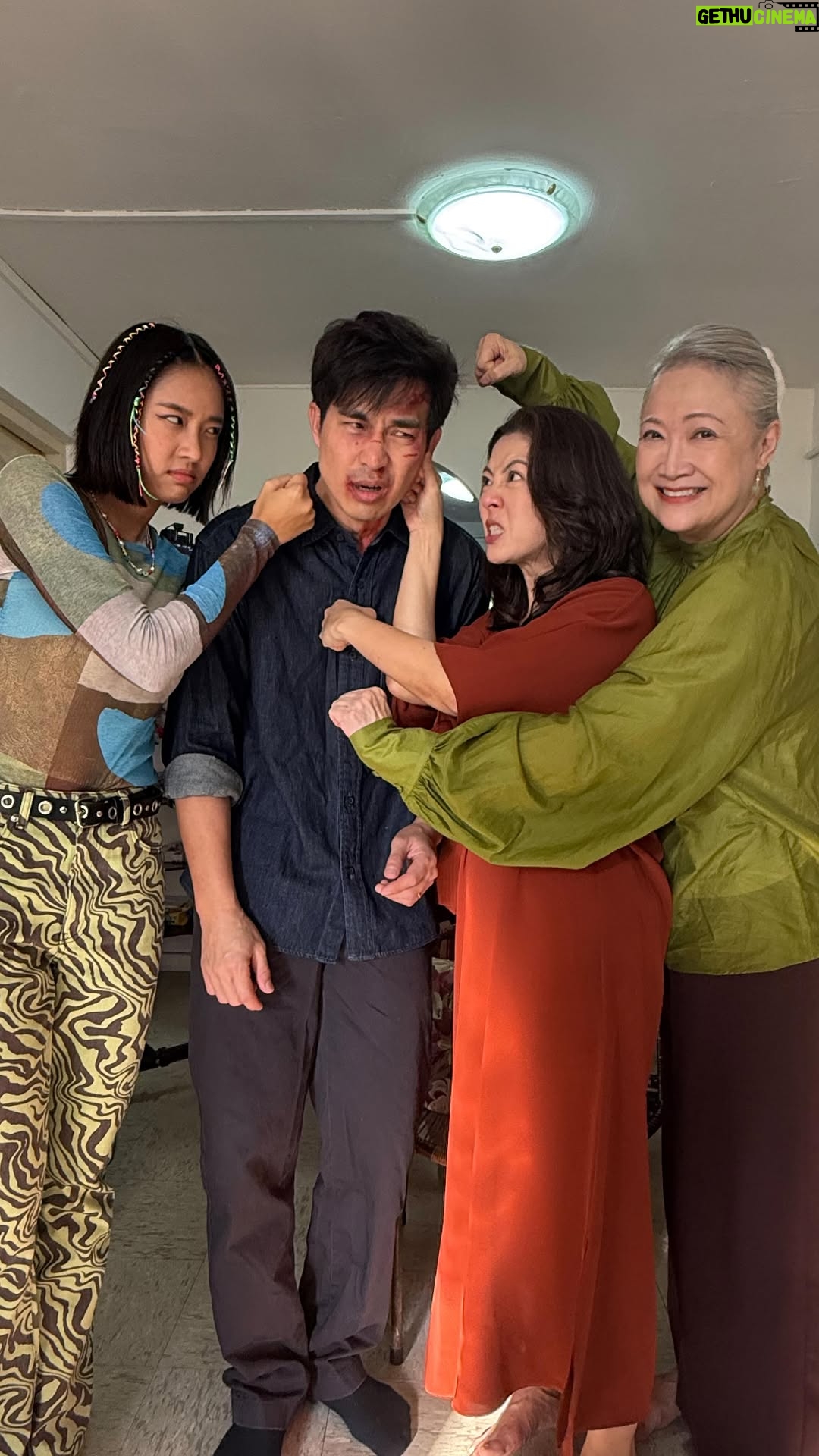 Hong Huifang - 506 Likes - All drama, even off camera 😆
Thai 🇹🇭 x SG 🇸🇬 co-production #decalcomania , all 8 episodes now on mewatch. Perfect for your year end watch list 🎬

Here’s to a dramatic 2026 ! 

#pierrepng #cynthiakoh #honghuifang #gladysng