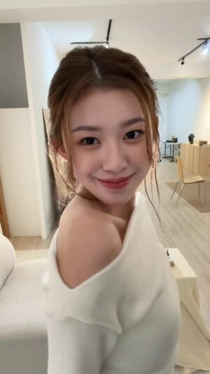 Hsin-Ling Chi Instagram - 今日份收工 回家！紀紀紀紀 北被北被北被