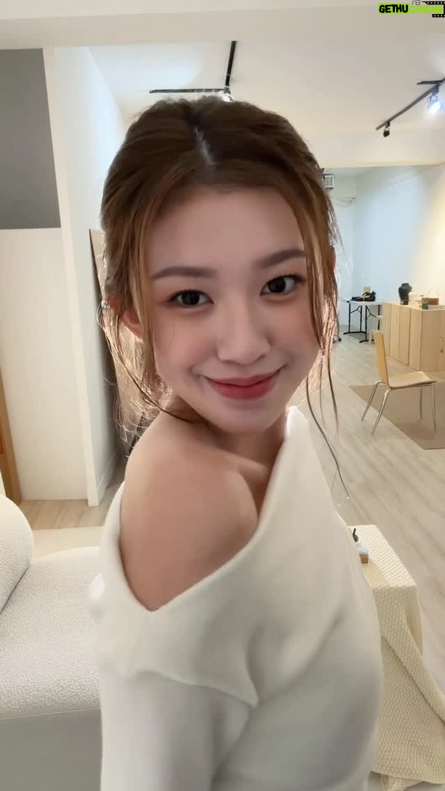 Hsin-Ling Chi - 7.1K Likes - 今日份收工 回家！紀紀紀紀 北被北被北被