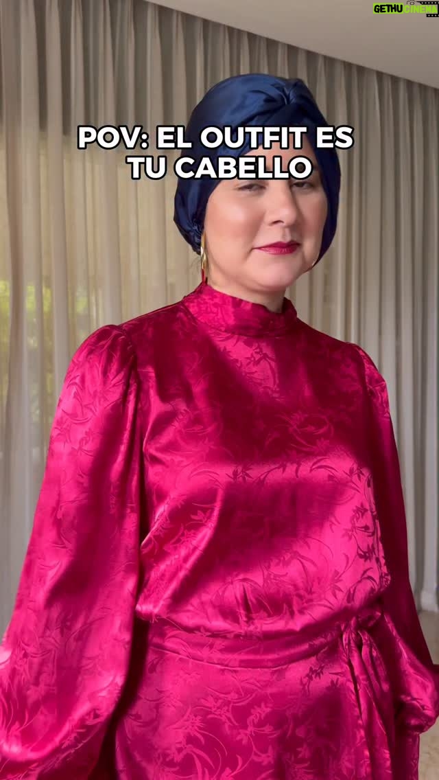 Iamdra Fermín - 2.2K Likes - ~Otra gente😅.
Usando el Finisher Óleo Capilar de @tresemmerd 
Como tengo el cabello largo las puntas tienden a resecarse y hacer lo que le da su gana, así religiosamente me pongo aceitico TODAS las noches y a veces en el día para aplacar✅.
#iamdramomoftwo
Idea💡: @mafevillanueva19