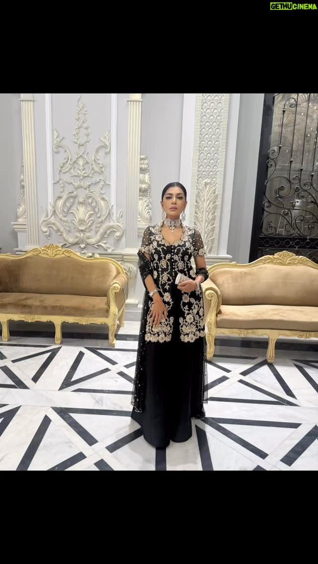 Iffat Rahim - 204 Likes - 