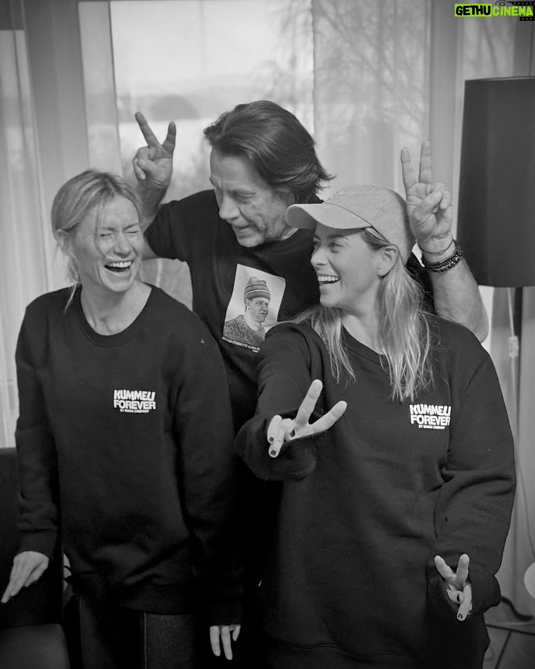 Iina Kuustonen - 7.1K Likes - Tiimipaidat saatu / @makiaclothing 

Ulkoilutettiin hallituksen puheenjohtajaa ja yhtenäistettiin yrityksen työasut. 

medicineman.fi

#medicineman
#medicinewomen

@kuustonenmikko 
@minkakuustonen 

@makiaclothing 
#kummeliforever