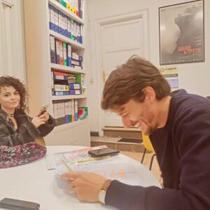 Ilenia Pastorelli Instagram - Stanno per finire le riprese di “A prova d’amore”.
È stato un viaggio intenso, con persone fantastiche.
Grazie ad @antonio_folletto che mi ha sopportata ed è un attore straordinario;
grazie a @flaviofurno che mi ha accompagnata sempre con il sorriso;
grazie alla @rodeodriveproduction e al regista Emiliano Corapi.
E grazie a Cinzia.