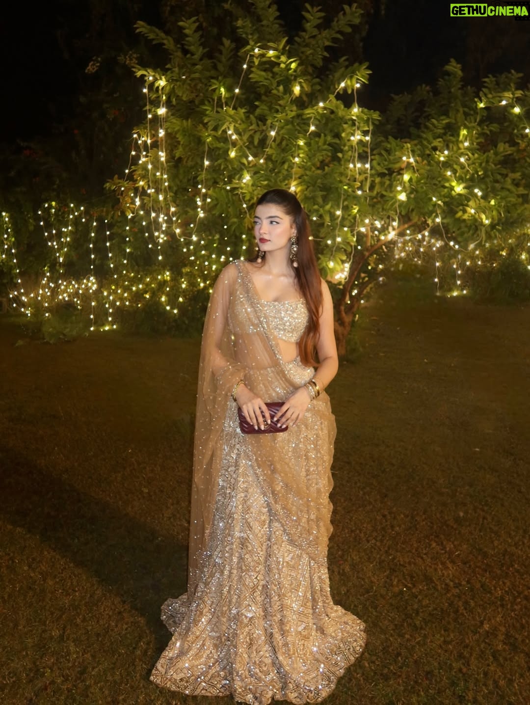 Ilisha Singh Kaurav - 21.6K Likes - staring contest⚜️👸🏻

.

#indian #explore #desi #shaadi #golden 
Lehenga, wedding season, sequins, outfit inspo, fyp