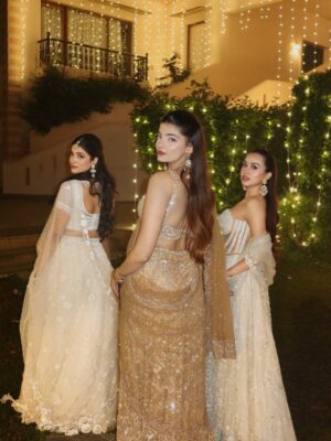 Ilisha Singh Kaurav Instagram - staring contest⚜️👸🏻

.

#indian #explore #desi #shaadi #golden 
Lehenga, wedding season, sequins, outfit inspo, fyp