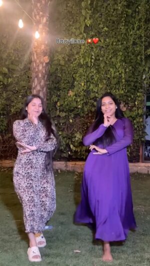 Indravathi Chauhan Instagram - Baayilone ❤️💥with 🧸 teddypillaaaa @indravathi__chauhan

#singermounikayadav #indravathichouhan
#instareels #baayilone
