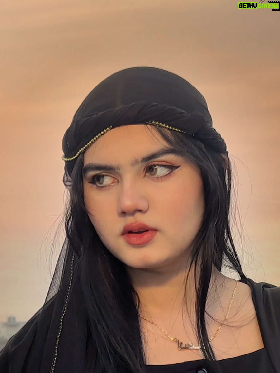 Insha Warsi - 51.4K Likes - 🖤🦅🌇
.
.
.
.
.
.
.
#insha #inshawarsi #inshalinas #instamood #inspiration #instagram #instago #ootd #arabic #trend #trending #influencer #explorepage✨