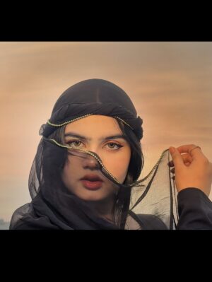 Insha Warsi Instagram - 🖤🦅🌇
.
.
.
.
.
.
.
#insha #inshawarsi #inshalinas #instamood #inspiration #instagram #instago #ootd #arabic #trend #trending #influencer #explorepage✨